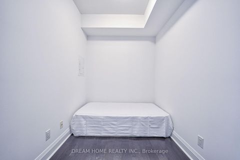 Photo 17 at 709 - 1080 Bay Street, Bay Street Corridor, Toronto