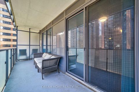 Photo 23 at 709 - 1080 Bay Street, Bay Street Corridor, Toronto