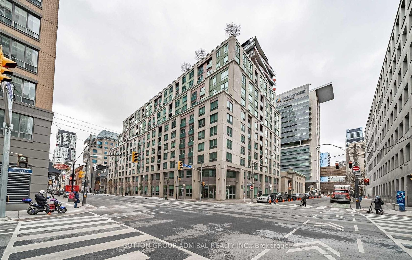 722 - 168 Simcoe Street, Waterfront Communities C1, Toronto photo number 2
