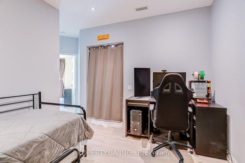 Photo 17 at 118 - 525 Wilson Avenue, Clanton Park, Toronto