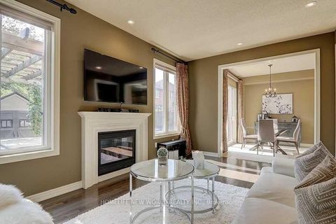 Photo 10 at 59 Albright Crescent, Jefferson, Richmond Hill