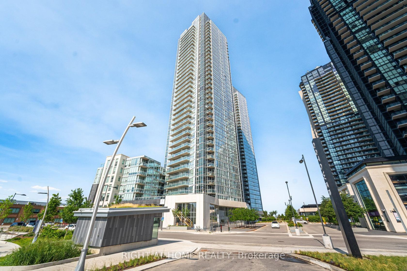 1704 - 2908 Highway 7 Road, Concord, Vaughan photo 9