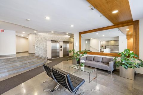 Photo 4 at 703 - 5 Rosehill Avenue, Moore Park, Toronto