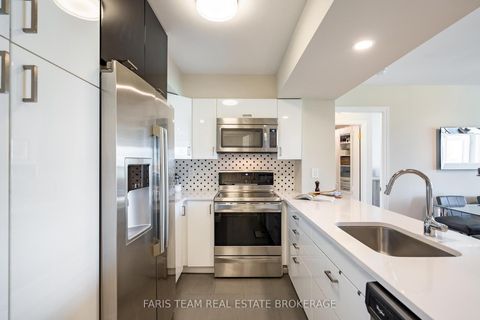 Photo 5 at 703 - 5 Rosehill Avenue, Moore Park, Toronto
