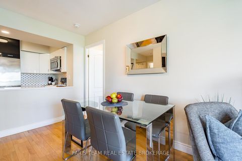 Photo 10 at 703 - 5 Rosehill Avenue, Moore Park, Toronto