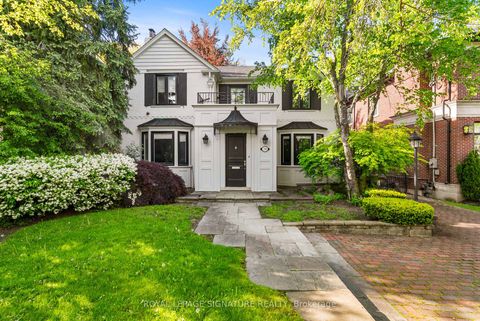Photo 2 at 230 Strathallan Wood, Nortown, Toronto