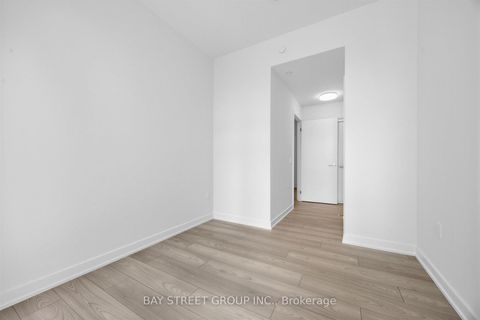 Photo 12 at 1602 - 110 Broadway Avenue, Mount Pleasant West, Toronto