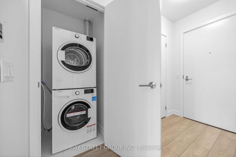 Photo 18 at 1602 - 110 Broadway Avenue, Mount Pleasant West, Toronto