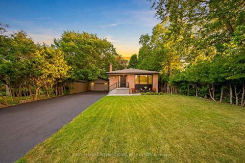 Photo 1 at 67 Foreht Crescent, Aurora Heights, Aurora
