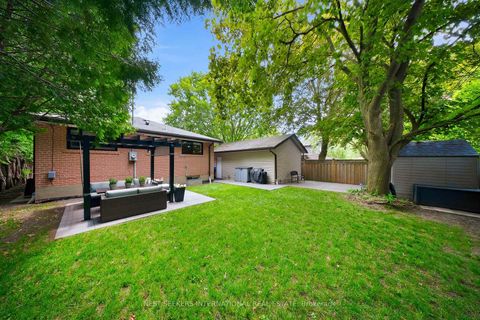 Photo 21 at 67 Foreht Crescent, Aurora Heights, Aurora