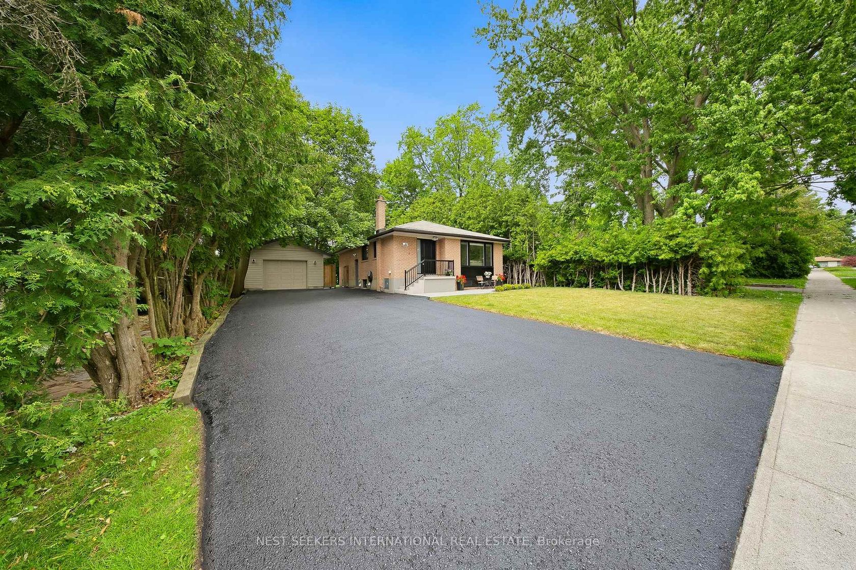 67 Foreht Crescent, Aurora Heights, Aurora photo 3
