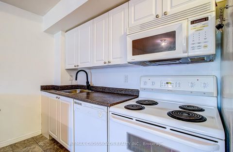 Photo 5 at 1512 - 30 Harrison Garden Boulevard, Willowdale East, Toronto