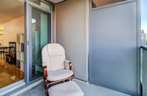 Photo 10 at 1512 - 30 Harrison Garden Boulevard, Willowdale East, Toronto