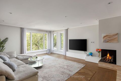 Photo 8 at 25 Bearwood Drive, Humber Valley, Toronto