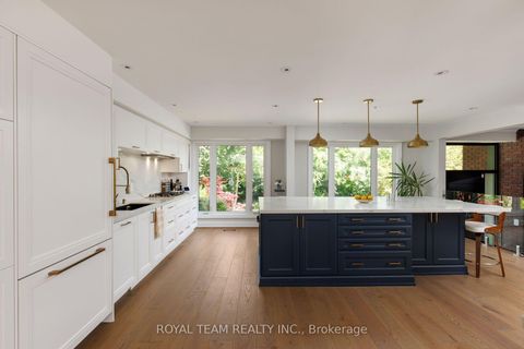 Photo 14 at 25 Bearwood Drive, Humber Valley, Toronto
