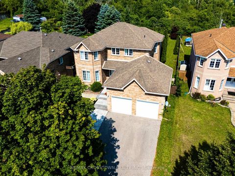 Photo 1 at 31 Logan Court, Holly, Barrie