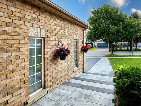 Photo 4 at 31 Logan Court, Holly, Barrie