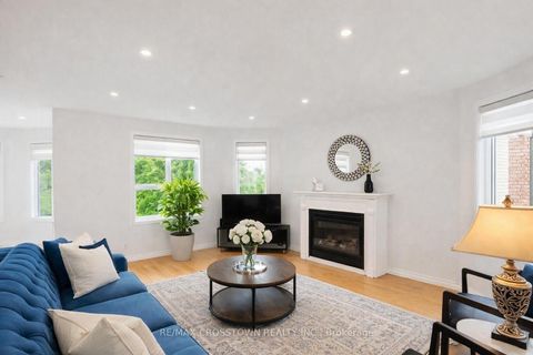 Photo 8 at 31 Logan Court, Holly, Barrie