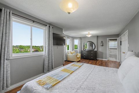 Photo 17 at 31 Logan Court, Holly, Barrie