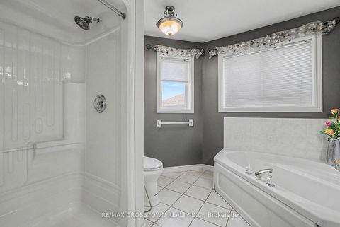 Photo 21 at 31 Logan Court, Holly, Barrie