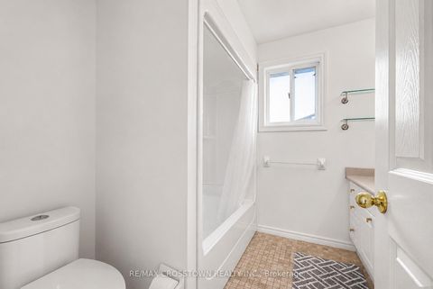 Photo 25 at 31 Logan Court, Holly, Barrie