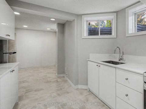 Photo 31 at 31 Logan Court, Holly, Barrie