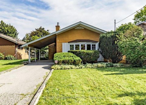 Photo 1 at 7 Panmure Crescent, Bendale, Toronto