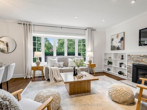 Photo 4 at 7 Panmure Crescent, Bendale, Toronto