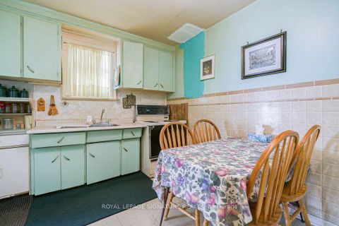 Photo 8 at 724 Vaughan Road, Oakwood Village, Toronto