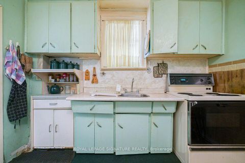 Photo 9 at 724 Vaughan Road, Oakwood Village, Toronto