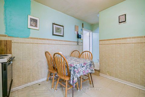 Photo 10 at 724 Vaughan Road, Oakwood Village, Toronto