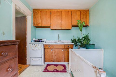 Photo 11 at 724 Vaughan Road, Oakwood Village, Toronto