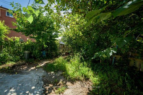 Photo 19 at 724 Vaughan Road, Oakwood Village, Toronto