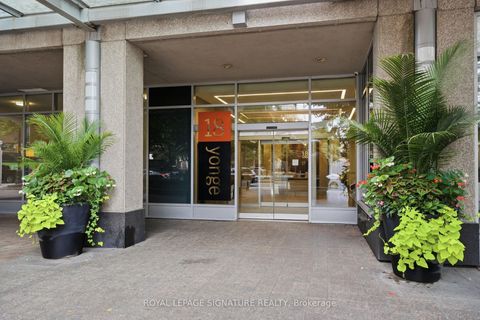 Photo 3 at 2011 - 18 Yonge Street, Waterfront Communities C1, Toronto
