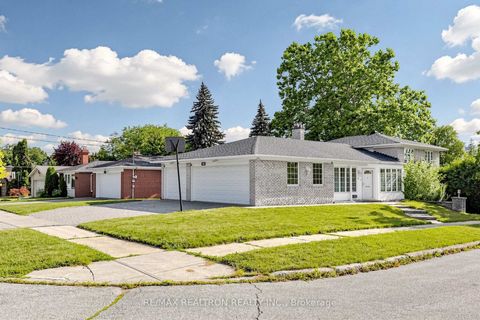 Photo 2 at 18 Olsen Drive, Donalda, Toronto