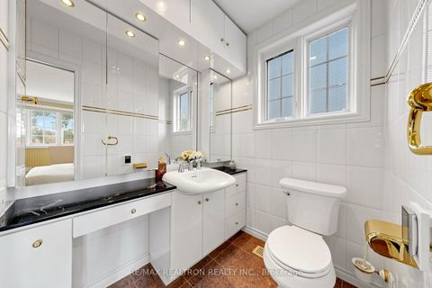 Photo 21 at 18 Olsen Drive, Donalda, Toronto