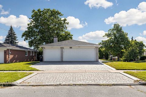 Photo 48 at 18 Olsen Drive, Donalda, Toronto