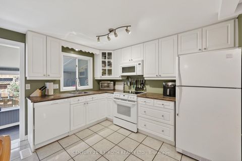 Photo 7 at 6 Ford Street, Sunnidale, Barrie