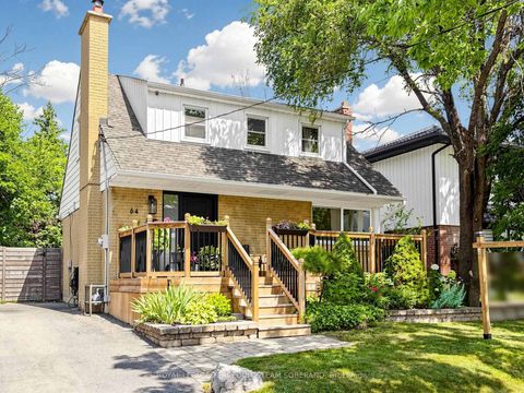 Photo 2 at 64 Clearbrooke Circle, Kipling, Toronto