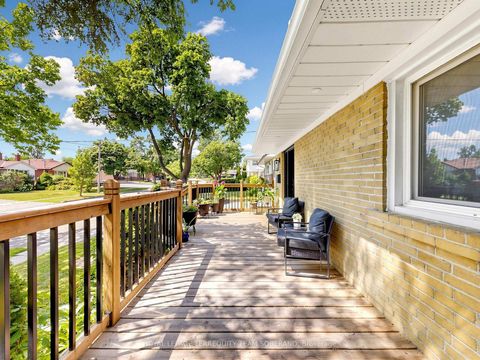Photo 3 at 64 Clearbrooke Circle, Kipling, Toronto