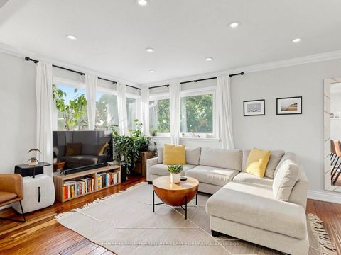 Photo 7 at 64 Clearbrooke Circle, Kipling, Toronto