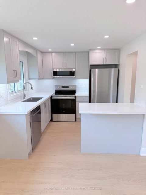 Photo 9 at 114 Loganberry Crescent, Hillcrest Village, Toronto