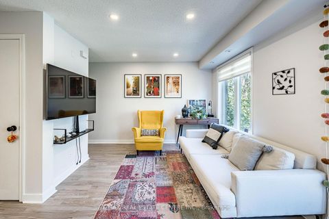 Photo 7 at 920 - 16 Laidlaw Street, South Parkdale, Toronto
