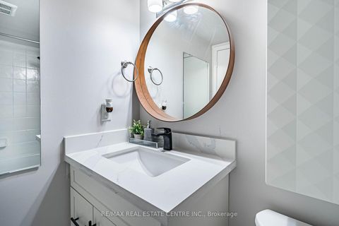 Photo 9 at 920 - 16 Laidlaw Street, South Parkdale, Toronto