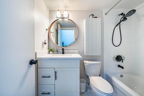 Photo 10 at 920 - 16 Laidlaw Street, South Parkdale, Toronto