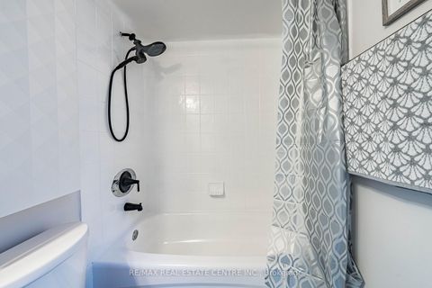 Photo 11 at 920 - 16 Laidlaw Street, South Parkdale, Toronto