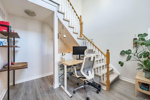 Photo 13 at 920 - 16 Laidlaw Street, South Parkdale, Toronto