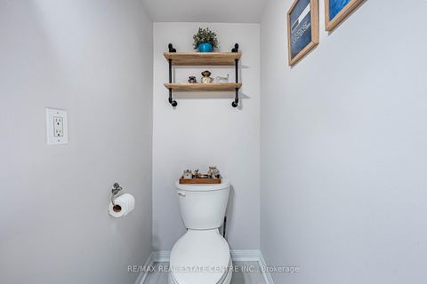 Photo 16 at 920 - 16 Laidlaw Street, South Parkdale, Toronto