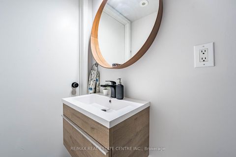 Photo 17 at 920 - 16 Laidlaw Street, South Parkdale, Toronto