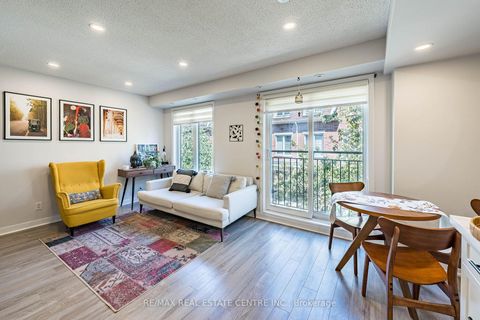 Photo 20 at 920 - 16 Laidlaw Street, South Parkdale, Toronto